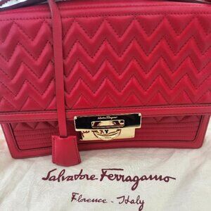 SALVATORE FERRAGAMO   / Made in ITALY /Shoulder /crossover BAG